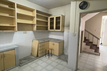 Jalan Belibis, Taman Perling