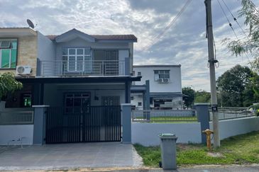 Fully Renovated @ Jalan Scientex Jaya 8, Taman Scientex Senai