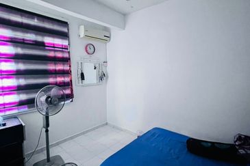 Corner Lot @ Taman Tampoi Utama