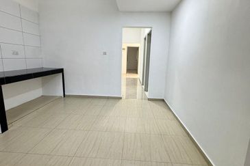 End Lot @ Jalan Camar 5, Taman Perling, Johor Bahru