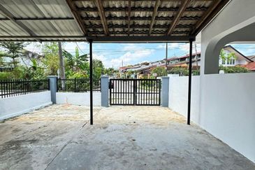 End Lot @ Jalan Camar 5, Taman Perling, Johor Bahru