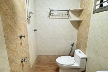 End Lot @ Jalan Camar 5, Taman Perling, Johor Bahru