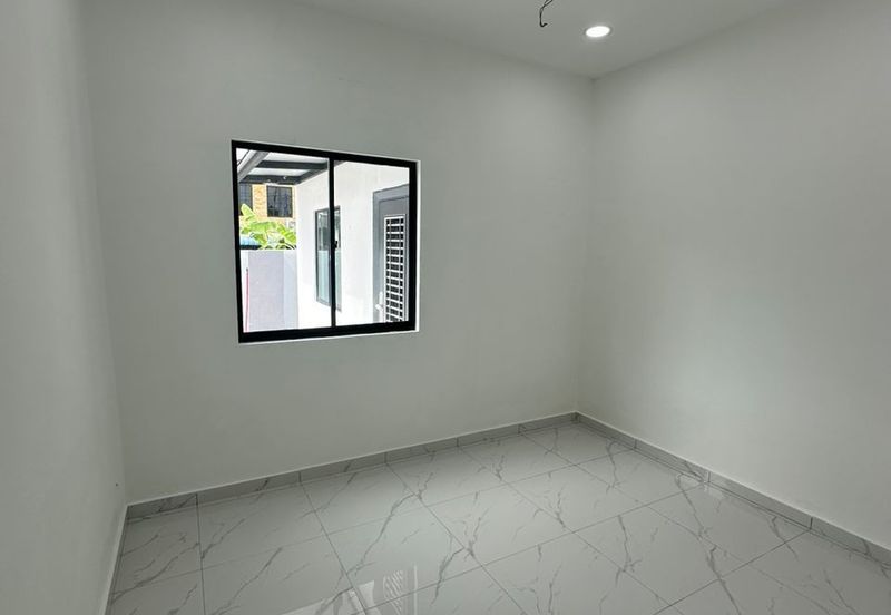 Corner Lot @ Jalan Sawi 2/5, Taman Senai Baru