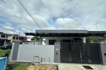 Corner Lot @ Jalan Sawi 2/5, Taman Senai Baru