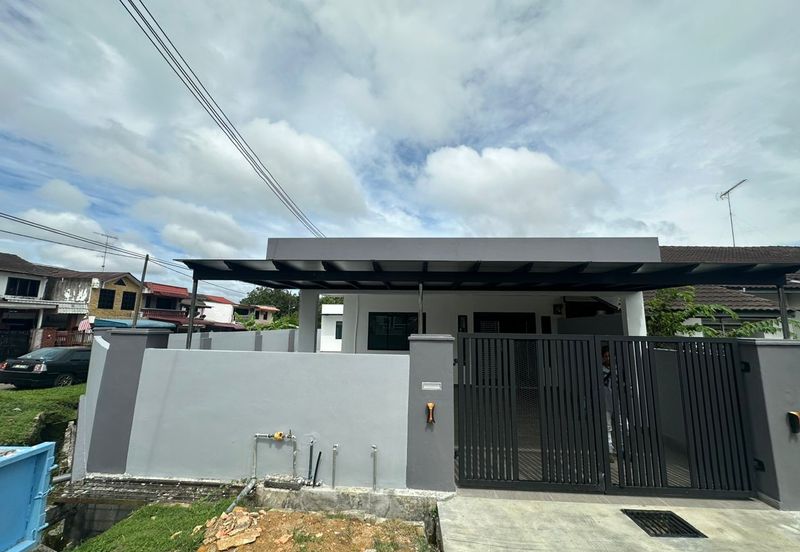 Corner Lot @ Jalan Sawi 2/5, Taman Senai Baru