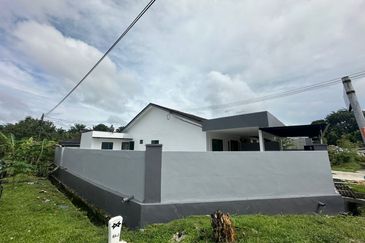 Corner Lot @ Jalan Sawi 2/5, Taman Senai Baru