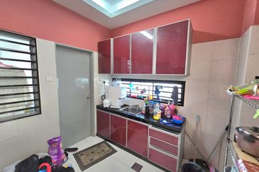 Corner Lot @ Jalan Penaga, Taman Pulai Hijauan, Kangkar Pulai