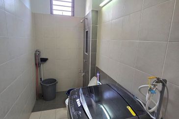 Corner Lot @ Jalan Penaga, Taman Pulai Hijauan, Kangkar Pulai