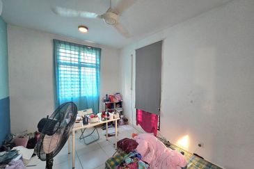 Corner Lot @ Jalan Penaga, Taman Pulai Hijauan, Kangkar Pulai