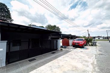 Fully Renovated @ Jalan Belumut, Taman Johor