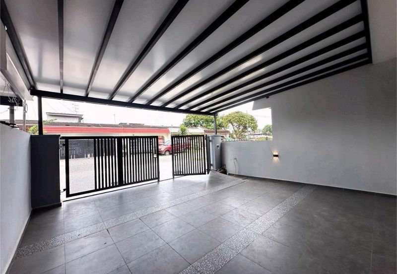 Fully Renovated @ Jalan Belumut, Taman Johor