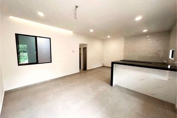 Fully Renovated @ Jalan Belumut, Taman Johor