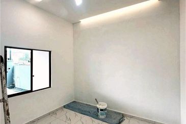 Fully Renovated @ Jalan Belumut, Taman Johor