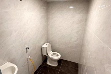 Fully Renovated @ Jalan Belumut, Taman Johor