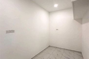 Fully Renovated @ Jalan Belumut, Taman Johor