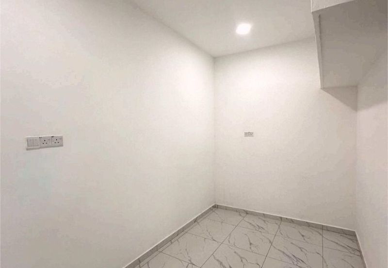 Fully Renovated @ Jalan Belumut, Taman Johor