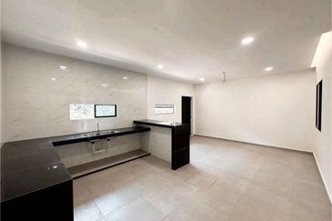 Fully Renovated @ Jalan Belumut, Taman Johor