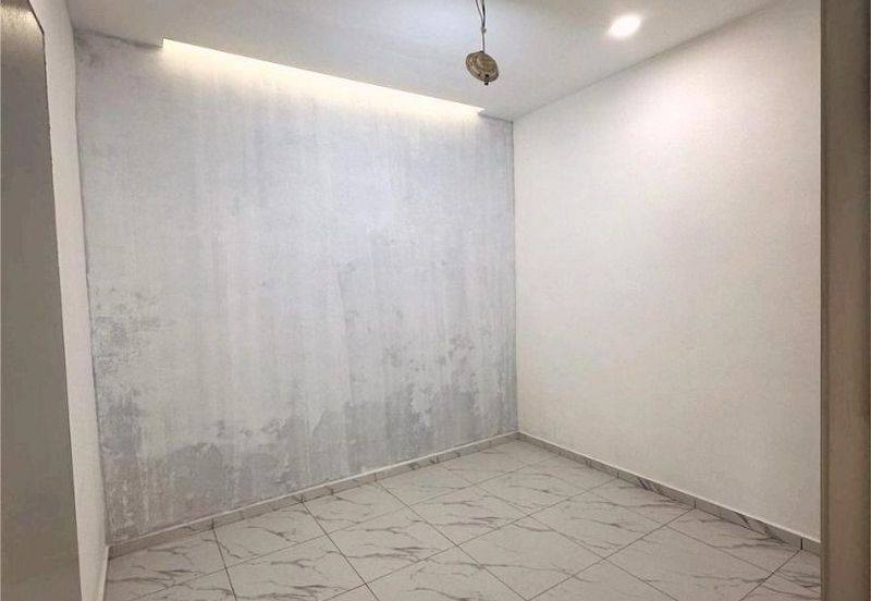 Fully Renovated @ Jalan Belumut, Taman Johor