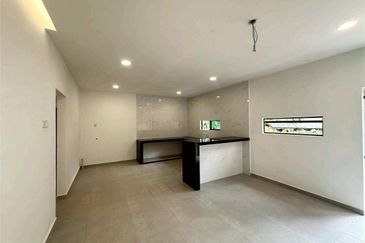Fully Renovated @ Jalan Belumut, Taman Johor