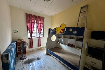 End Lot @ Jalan Sejambak, Taman Bukit Dahlia 