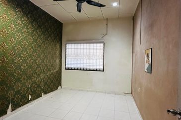 Unblock View @ Jalan Universiti 13, Taman Universiti, Parit Raja