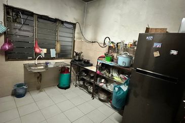 Jalan Serindit, Taman Scientex