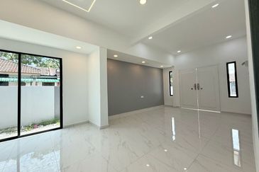 Corner Lot @ Jalan Enau, Taman Teratai, Kangkar Pulai