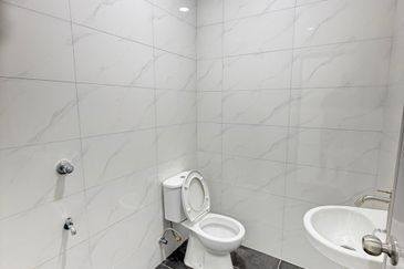 Unblock View @ Jalan Permas 4/xx, Bandar Baru Permas Jaya, Masai