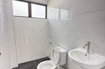 Unblock View @ Jalan Permas 4/xx, Bandar Baru Permas Jaya, Masai