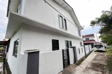 Jalan Sri Mewah 11, Taman Sri Mewah 3, Simpang Renggam