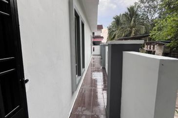 Jalan Sri Mewah 11, Taman Sri Mewah 3, Simpang Renggam