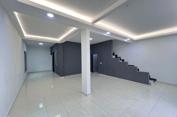 Jalan Sri Mewah 11, Taman Sri Mewah 3, Simpang Renggam