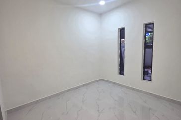 Fully Renovated @ Taman Aman, Senai 