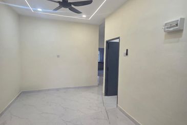 Fully Renovated @ Taman Aman, Senai 