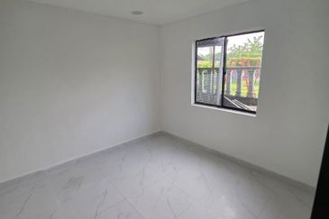 Fully Renovated @ Taman Aman, Senai 