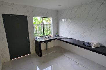 Fully Renovated @ Taman Aman, Senai 