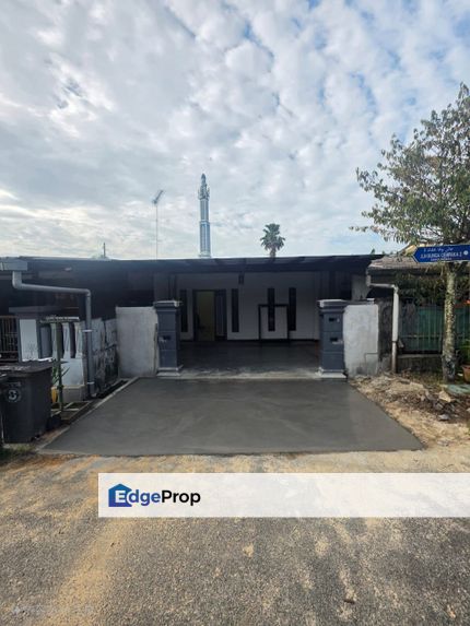 Fully Renovated @ Taman Aman, Senai , Johor, Senai