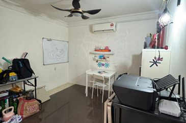 Corner Lot @ Jalan Makmur, Taman Makmur, Kulai