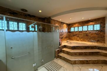 Jalan Keruing, Taman Bukit Rinting