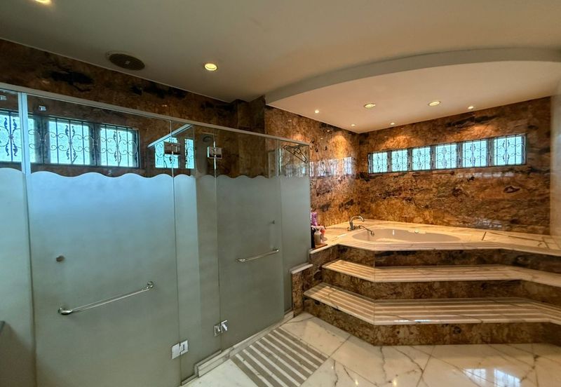 Jalan Keruing, Taman Bukit Rinting