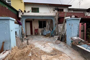 Jalan Bayan, Taman Megah Ria