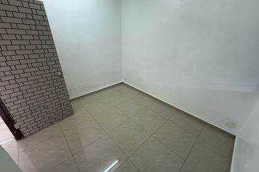 Corner Lot @ Jalan Lumpit 21, Taman Teratai