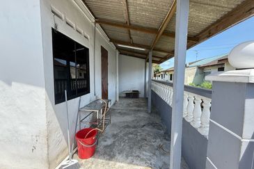 Corner Lot @ Jalan Lumpit 21, Taman Teratai