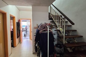 Villa Ros Apartment, Jalan Tampoi Indah II, Johor Bahru