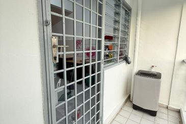 Lily & Jasmine Apartment