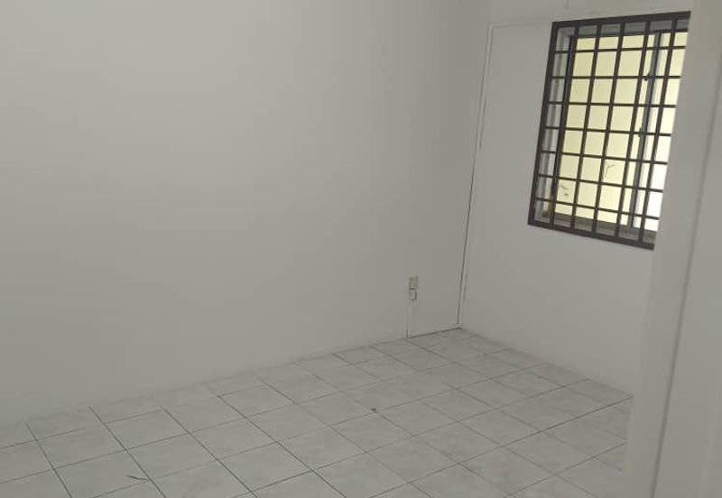 Jalan SS 2 /16 Taman Sri Saujana, Kota Tinggi