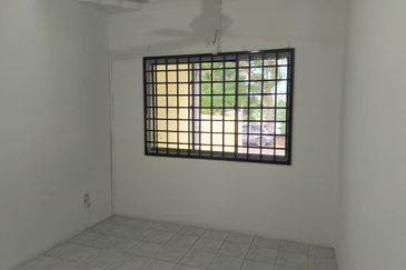 Jalan SS 2 /16 Taman Sri Saujana, Kota Tinggi