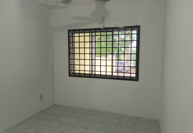 Jalan SS 2 /16 Taman Sri Saujana, Kota Tinggi