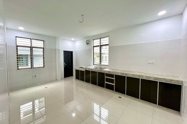 Jalan Perjiranan 12, Bandar Dato Onn