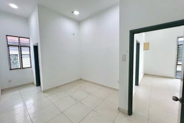 Jalan Perjiranan 12, Bandar Dato Onn